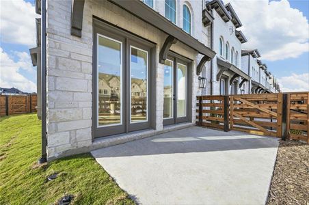 New construction Townhouse house 8105 Legacy Oak Dr, McKinney, TX 75071 Casey Plan- photo 27 27