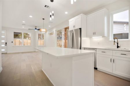 New construction Single-Family house 5305 Ledesma Rd, Unit 1, Austin, TX 78721 null- photo 7 7