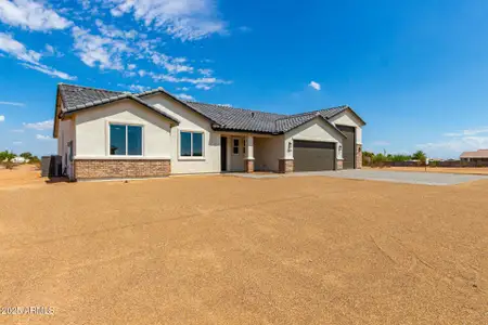 New construction Single-Family house 24183 N 196Th Ln, Surprise, AZ 85387 - image