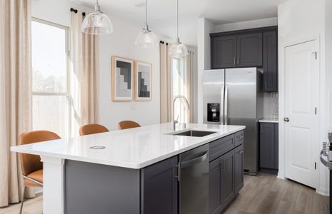 Kitchen with Eat-In Kitchen Island