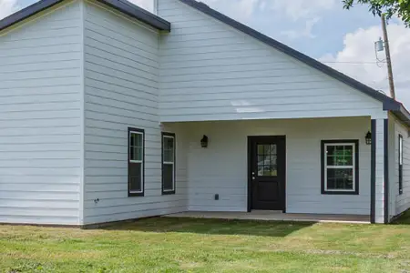 New construction Single-Family house 720 A D Mosley, Ferris, TX 75125 - image