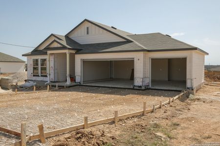 New construction Single-Family house 112 Cheyenne Dr, Floresville, TX 78114 null- photo 0 0