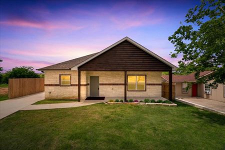 New construction Single-Family house 3105 N Pecan St, Fort Worth, TX 76106 - image