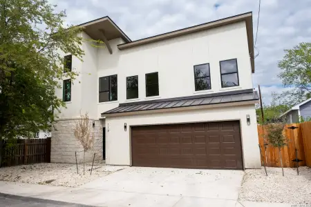 New construction Single-Family house 119 Fredonia St, San Antonio, TX 78203 - image