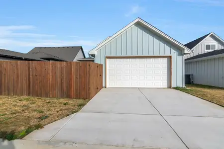 New construction Single-Family house 207 W 7Th St, Justin, TX 76247 - image