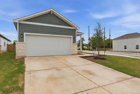 New construction Single-Family house 12507 Spike Hts, San Antonio, TX 78245 plan Easton - 1388 - image