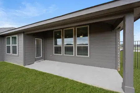 New construction Single-Family house 2641 River Bank Dr, Burleson, TX 76028 plan Hampton II - image 4