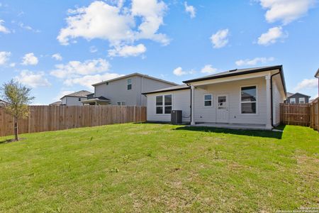 New construction Single-Family house 10114 Band Wagon, Converse, TX 78109 The Independence- photo 24 24