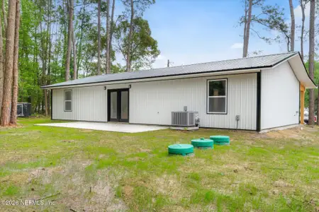 New construction Single-Family house 124 Park Dr, Satsuma, FL 32187 - image