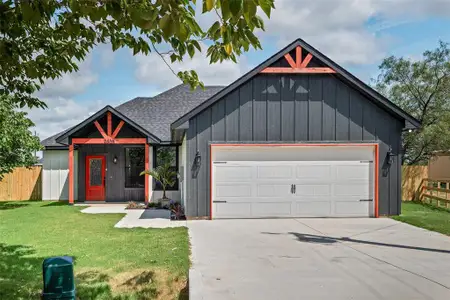 New construction Single-Family house 2408 Creek Dr, Granbury, TX 76048 - image