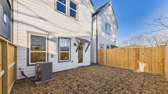 New construction Single-Family house 5027 Golden Forest Dr, Unit C, Houston, TX 77091 - image 4