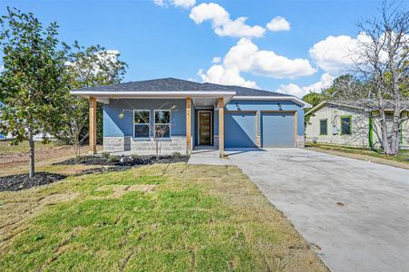 New construction Single-Family house 1114 S Medora Street, Terrell, TX 75160 - photo 0