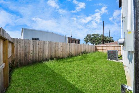 New construction Single-Family house 216 San Jacinto St, La Porte, TX 77571 - image