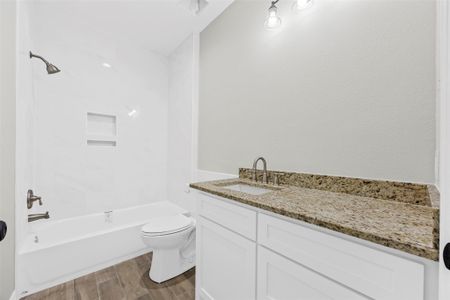 New construction Single-Family house 512 Sandy Oaks Dr, Huntsville, TX 77340 - image 6