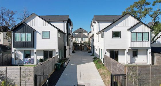 New construction Single-Family house 1707 Wycliffe Dr, Unit A, Houston, TX 77043 - photo 0