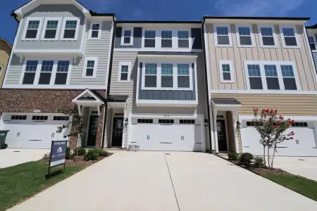 New construction Townhouse house 10018 Secluded Garden Dr, Apex, NC 27523 plan Buckingham - image
