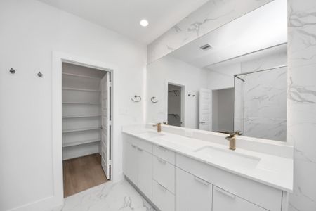 New construction Single-Family house 2216 Via Cami, Houston, TX 77051 - image 12