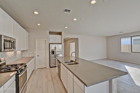 New construction Single-Family house 17287 W Dahlia Drive, Surprise, AZ 85388 - photo 7 7