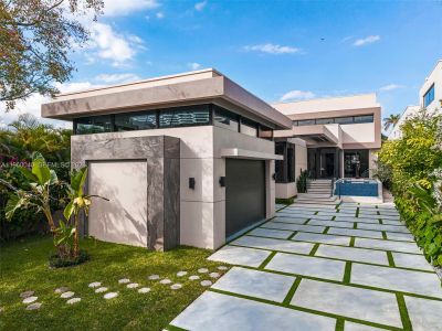 New construction Single-Family house 723 Ne 77Th St, Miami, FL 33138 - image