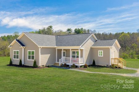 New construction Single-Family house 139 Mullinax Dr, Hendersonville, NC 28792 - image