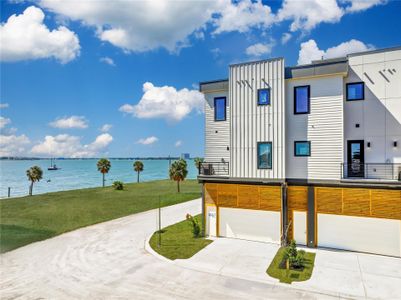 New construction Single-Family house 4412 Tucker Ln, Seabrook, TX 77586 plan Lago Pointe - Outside - image