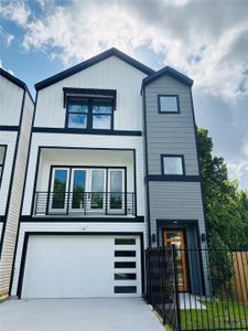 New construction Single-Family house 2010 Yates St, Houston, TX 77020 - image