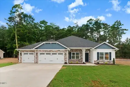 New construction Single-Family house 32 Killarney Ave, Lillington, NC 27546 plan 2100 - image