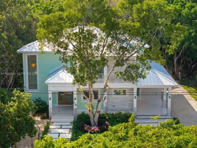 New construction Single-Family house 114 Royal Ln, Islamorada, Village of Islands, FL 33036 - image