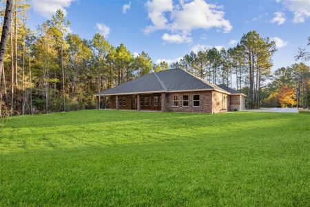 New construction Single-Family house 129 Fluorite Ct, Huntsville, TX 77340 - image 4