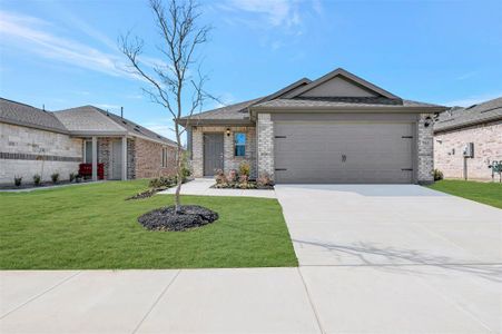 New construction Single-Family house 7513 Fenton Pkwy, Pilot Point, TX 76258 plan Magnolia - 30' Smart Series - image