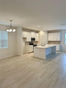 Kitchen / Dining Area