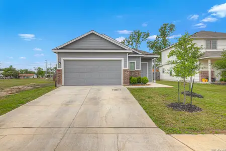 New construction Single-Family house 621 Kulpa Cross, Seguin, TX 78155 - image