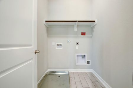 New construction Single-Family house 1906 Ashlee Ct, Dickinson, TX 77539 - image 16