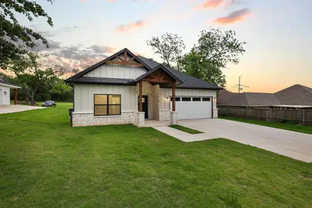 New construction Single-Family house 1838 S Park Ave, Denison, TX 75020 - image