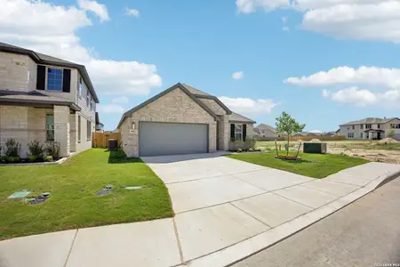 New construction Single-Family house 9922 Medicine Hat, San Antonio, TX 78254 plan The Allen (840) - image