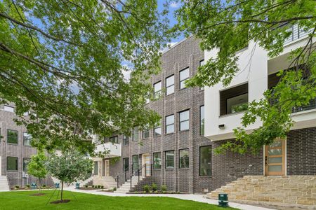 New construction Townhouse house 304 Golden Bell Ln, Fort Worth, TX 76107 - image