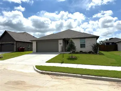 New construction Single-Family house 1819 Boxwood Dr, Sherman, TX 75092 - image