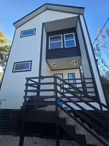 New construction Single-Family house 2207 Des Chaumes St, Houston, TX 77026 - image