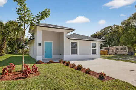 New construction Single-Family house 706 Dundas Ct, Fort Pierce, FL 34950 - image