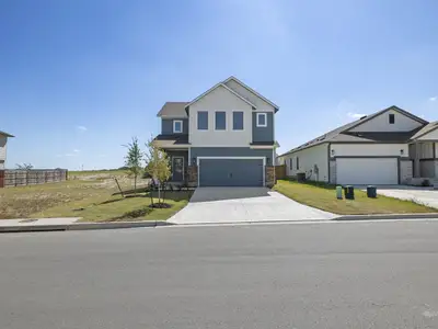 New construction Single-Family house 504 Yellow Ribbon Trl, Jarrell, TX 76537 plan Ennis - image