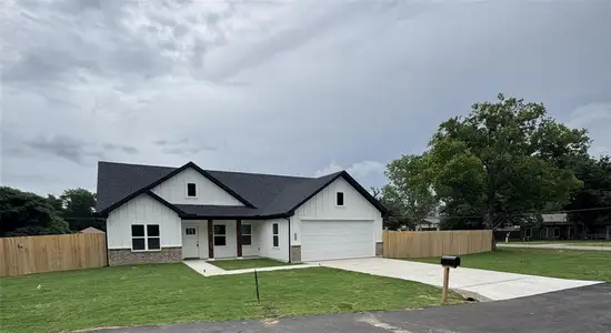 New construction Single-Family house 4000 Tahoe Ct, Granbury, TX 76048 - image