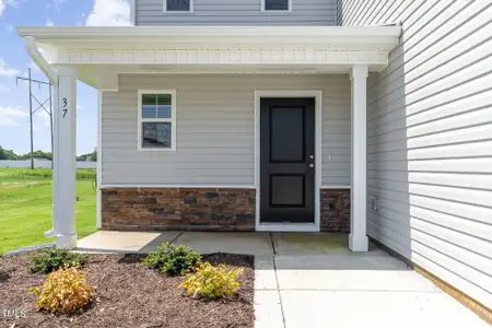 New construction Single-Family house 37 Chloe Ct, Selma, NC 27576 plan Bonnet - image