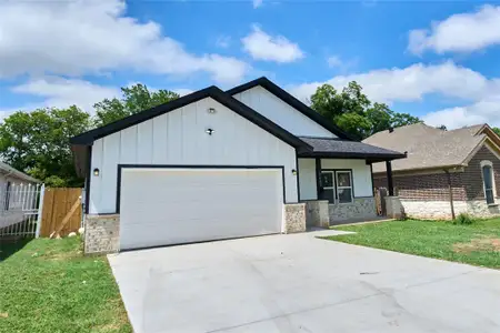 New construction Single-Family house 1405 E Maddox Ave, Fort Worth, TX 76104 - image
