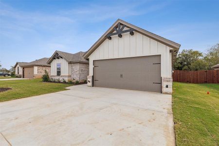 New construction Single-Family house 728 Jameson, Springtown, TX 76082 - photo 3 3