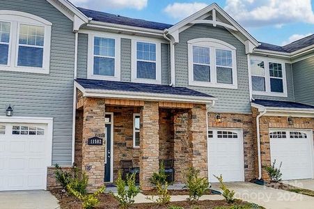 New construction Townhouse house 14825 Tamarack Dr, Unit 134/Frasier, Charlotte, NC 28278 Frasier- photo 2 2