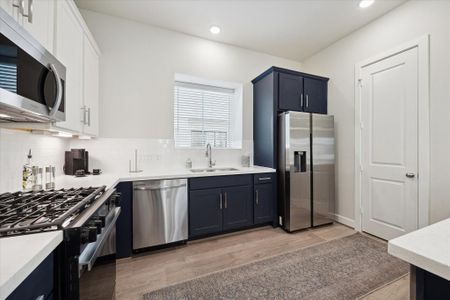 New construction Single-Family house 3091 Hicks St, Houston, TX 77007 - image 5