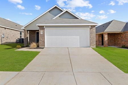 New construction Single-Family house 3904 Kings Drive, Ennis, TX 75119 Pinewood- photo 0