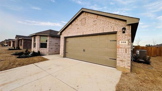 New construction Single-Family house 316 Wildrose Cir, Cleburne, TX 76033 Huntsville - photo 3 3