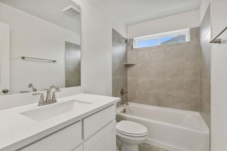 New construction Single-Family house 2830 Shane Dr, Midlothian, TX 76065 plan Grand South Pointe 3 Car Garage - image 9