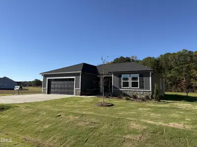 New construction Single-Family house 215 Maxwell Farm Ln, Selma, NC 27576 - image